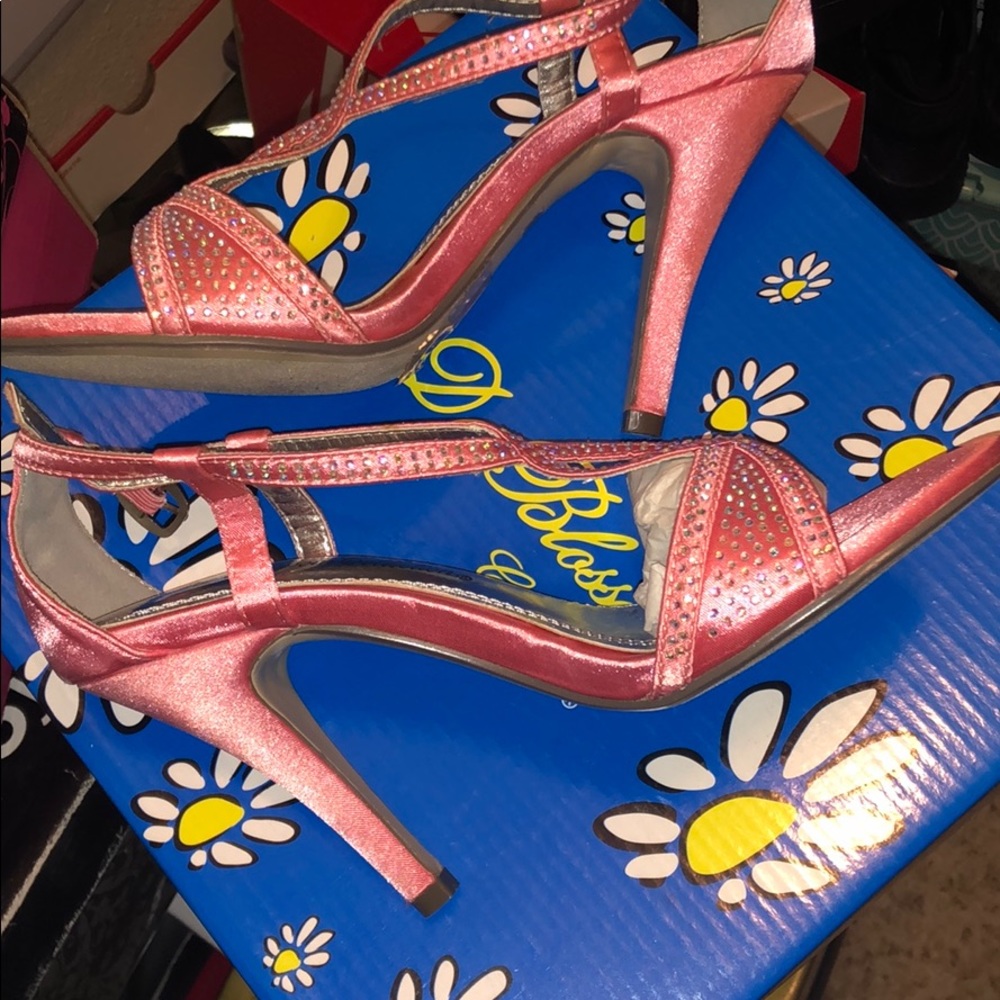 Pink satin Rhinestone sandals - Picture 2 of 2